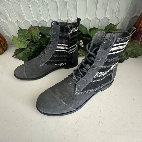 TOMS Womens Boots Size 8 Gray & Black Pattern Lace-Up - Picture 2 of 11